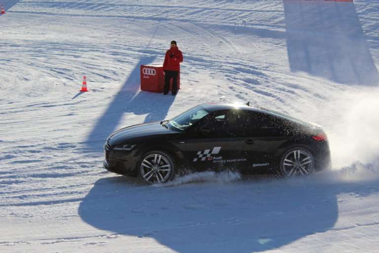 Llegan los cursos Audi Winter driving experience.