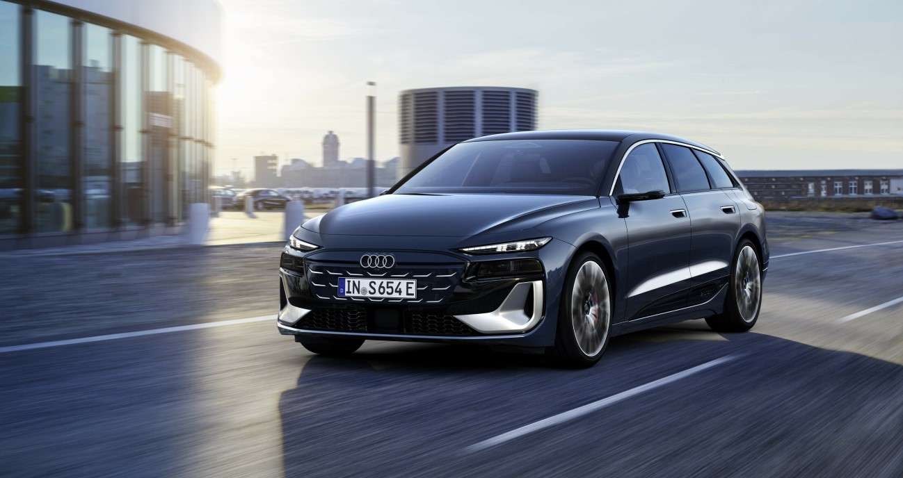 Audi S6 etron circulando por una carretera. Vista frontolateral