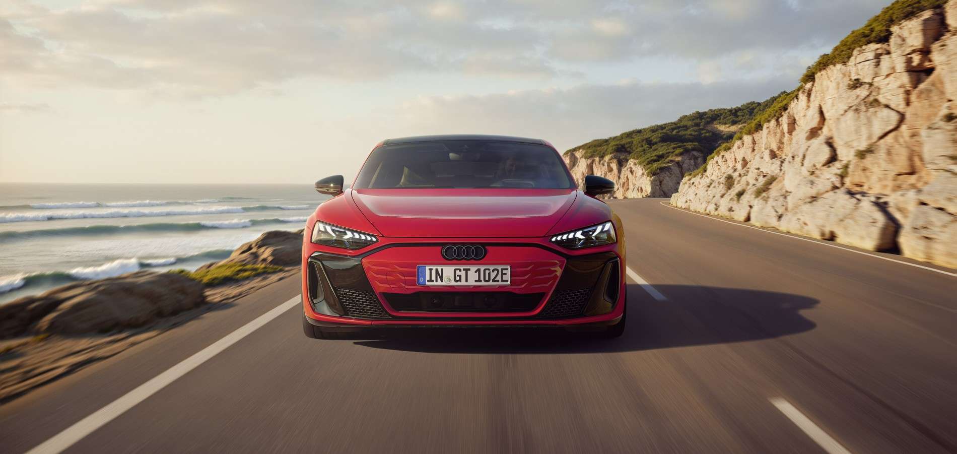 Vista frontal del Audi GT e-tron Quattro 2025