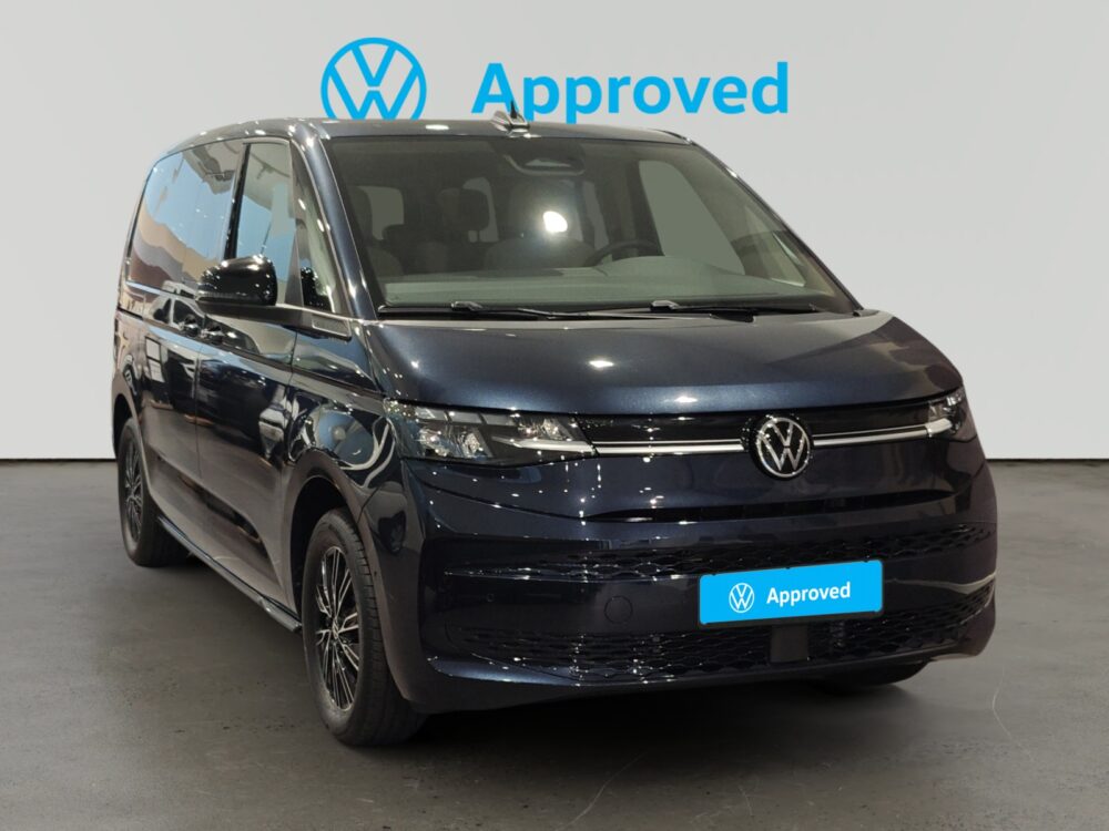 Volkswagen negro con certificación aprobada por la marca