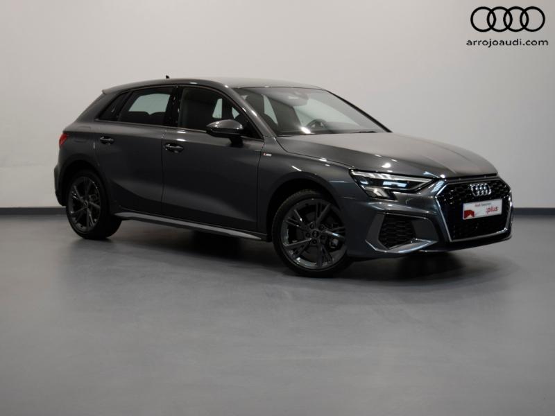 Audi A3 Sportback gris oscuro con llantas deportivas