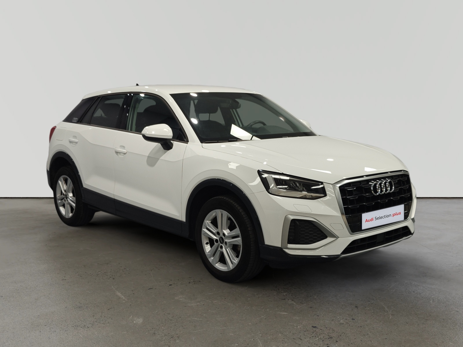 Audi Q2 blanco de la línea Selection plus