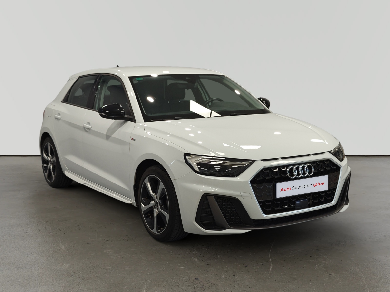 Audi A1 blanco de la línea Selection:plus