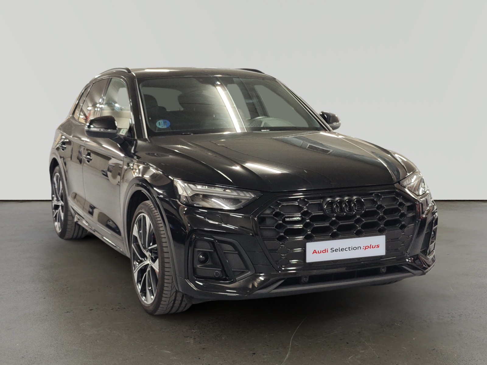 Audi Q5 negro de la línea Selection:plus