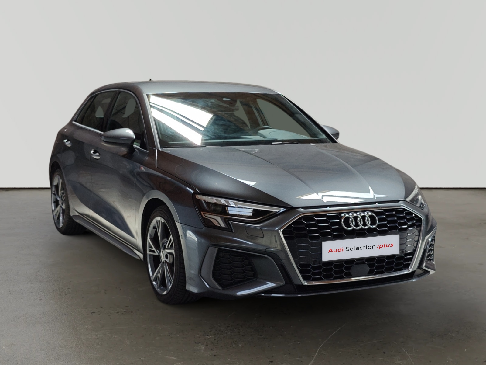 Audi A1 gris metalizado de la línea Selection plus