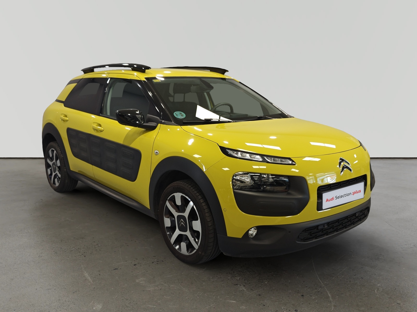 Citroën C4 Cactus amarillo con techo panorámico