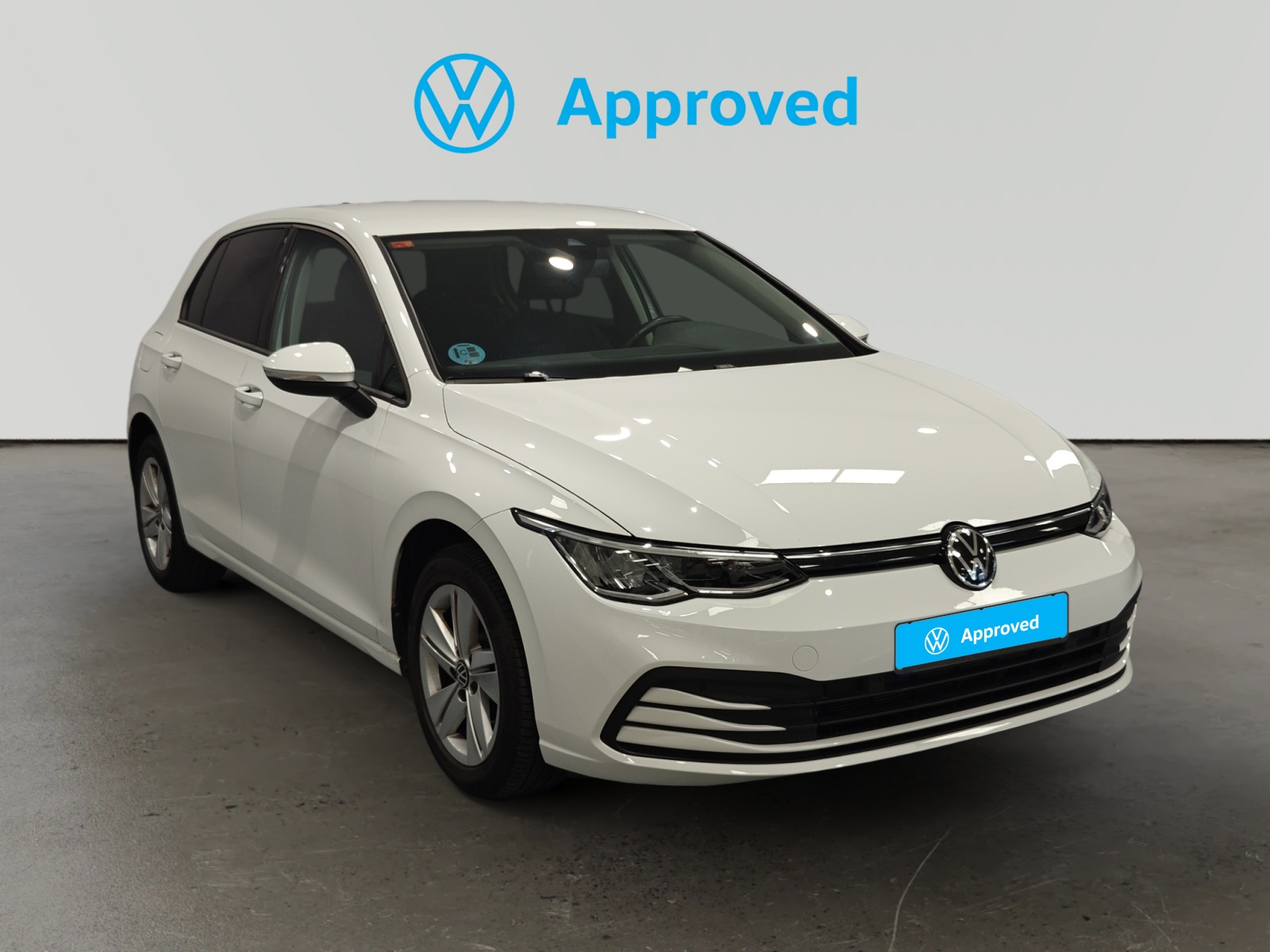Volkswagen Golf eléctrico blanco aprobado