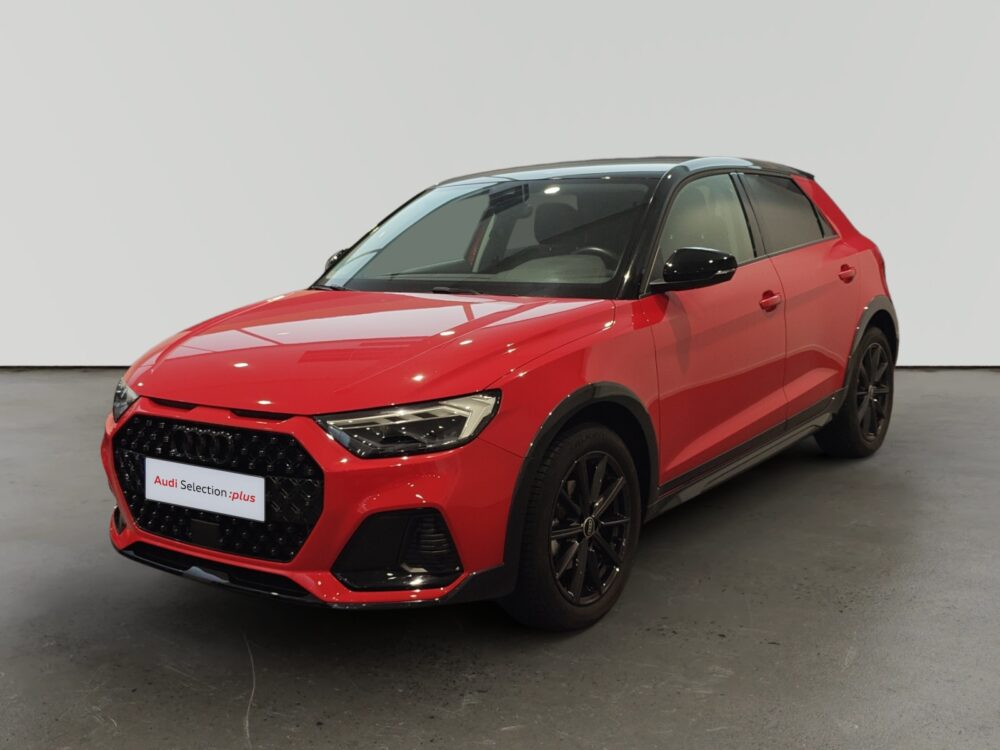 Audi A1 rojo deportivo de la línea Selection plus
