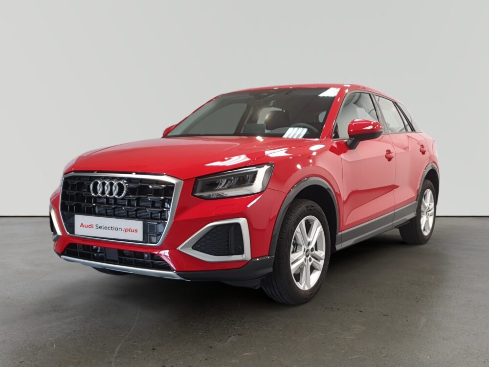 Audi Q5 rojo con insignia Selection plus