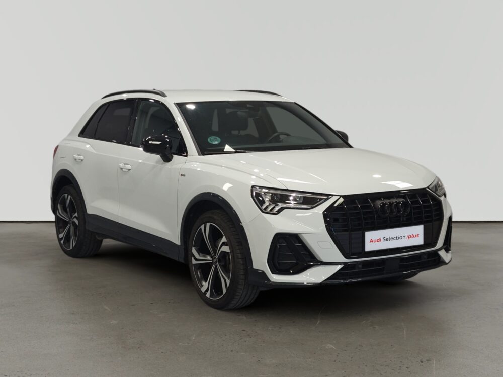 Audi Q3 blanco en concesionario de Audi Selection
